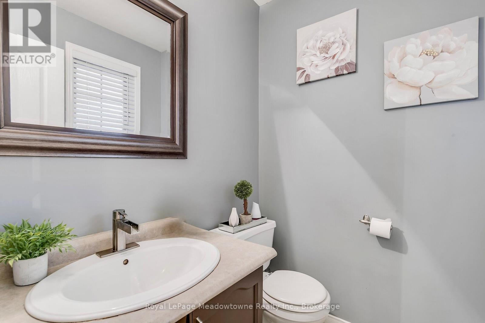 












44 CORBETT STREET

,
Cambridge,




Ontario
N1T1V5

