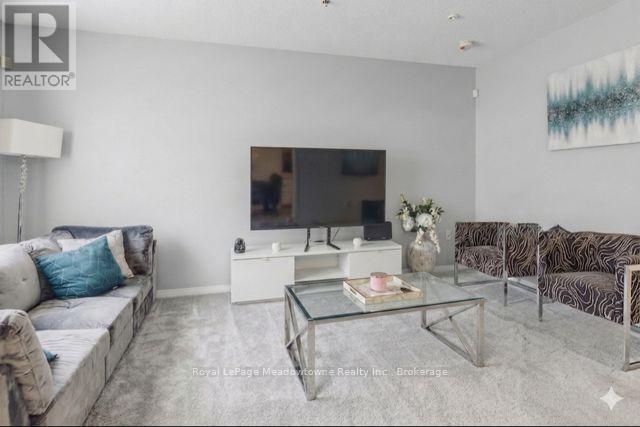 












44 CORBETT STREET

,
Cambridge,




Ontario
N1T1V5

