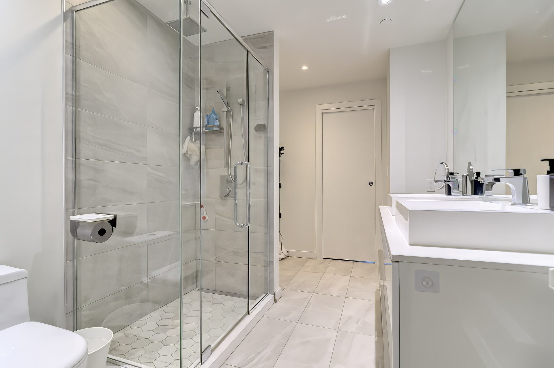 









1450


Boul. René-Lévesque O.

, 1411,
Montréal (Ville-Marie),




QC
H3G0E1

