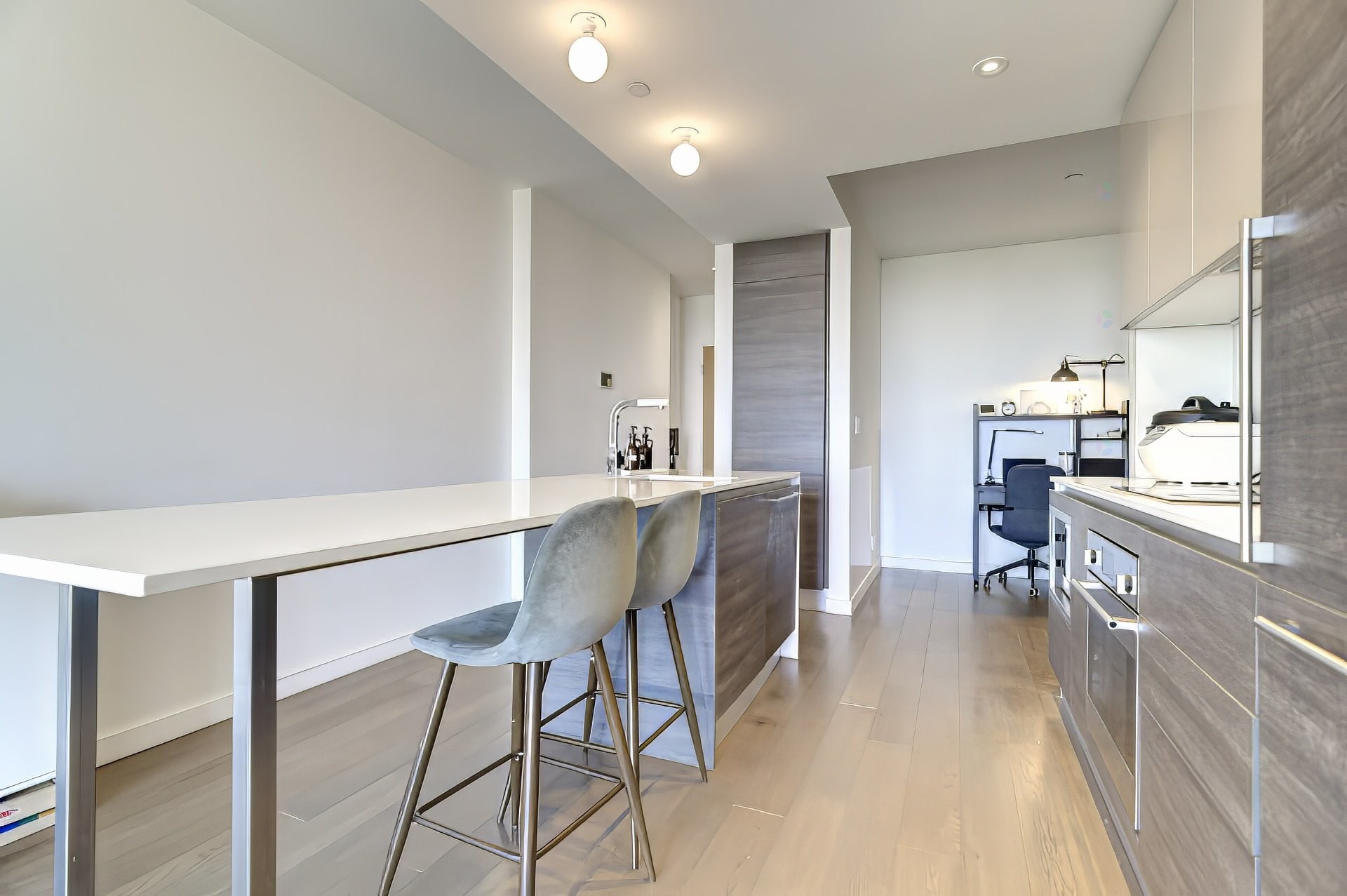 









1450


Boul. René-Lévesque O.

, 1411,
Montréal (Ville-Marie),




QC
H3G0E1

