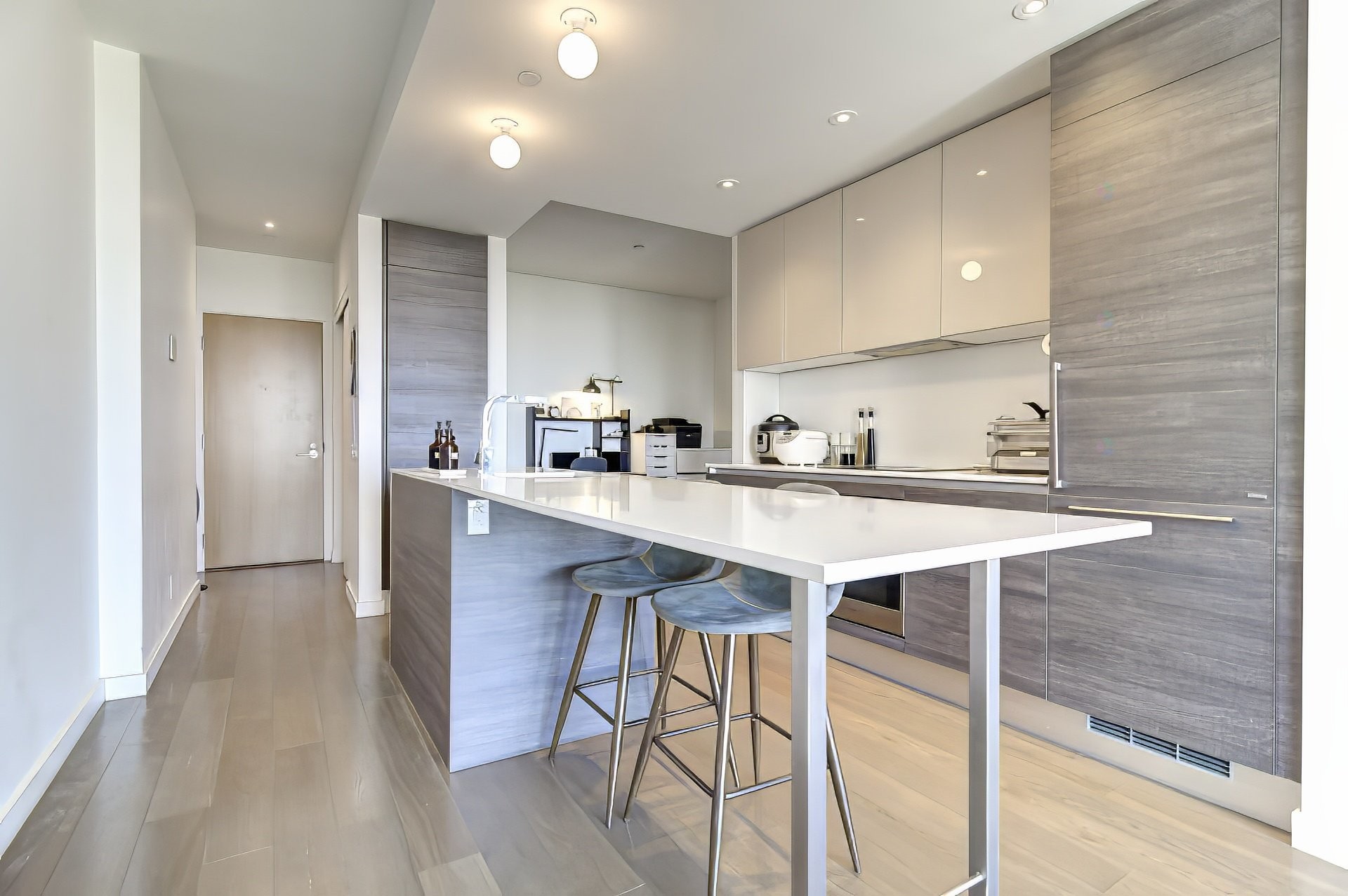 









1450


Boul. René-Lévesque O.

, 1411,
Montréal (Ville-Marie),




QC
H3G0E1

