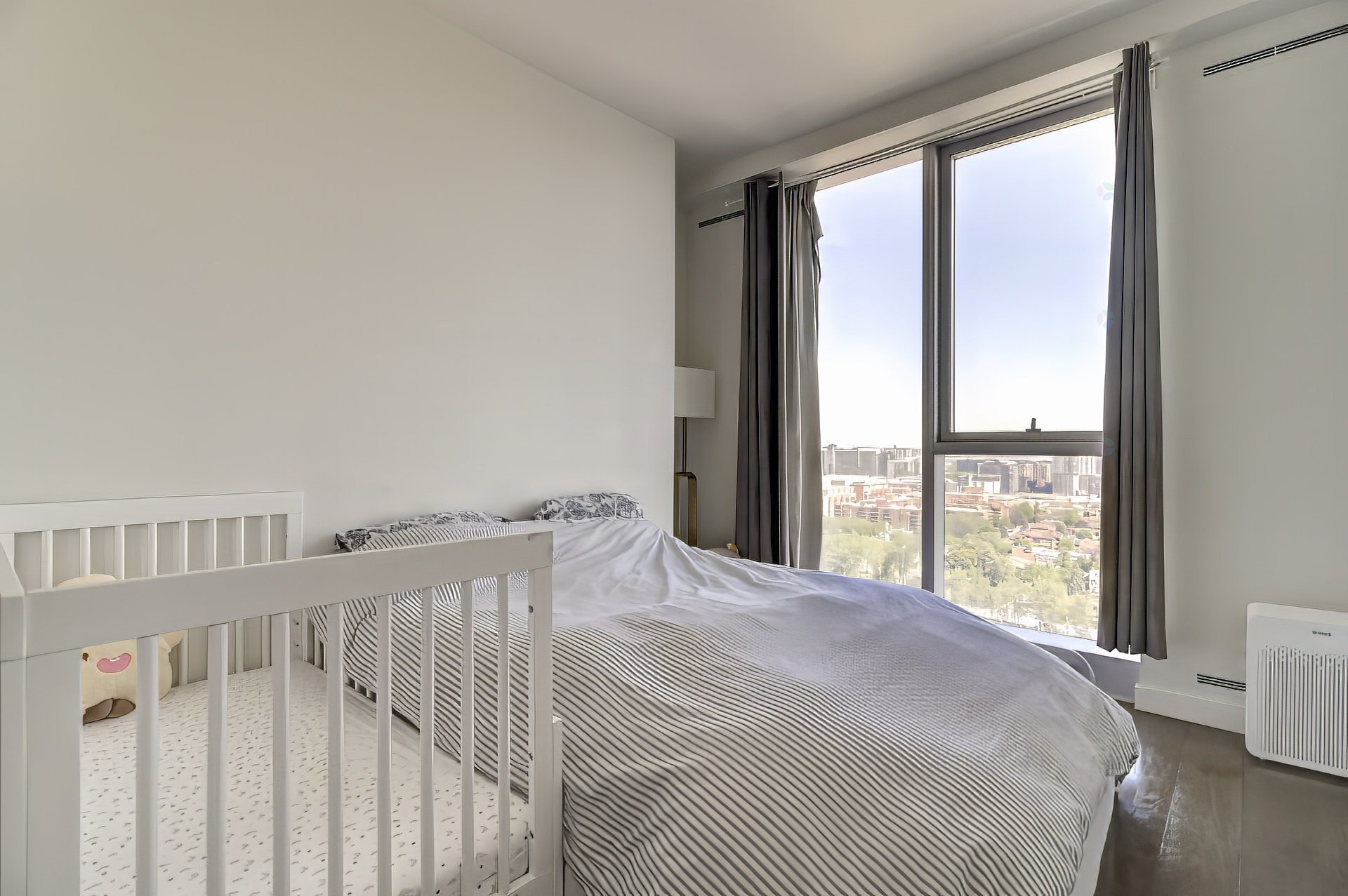 









1450


Boul. René-Lévesque O.

, 1411,
Montréal (Ville-Marie),




QC
H3G0E1

