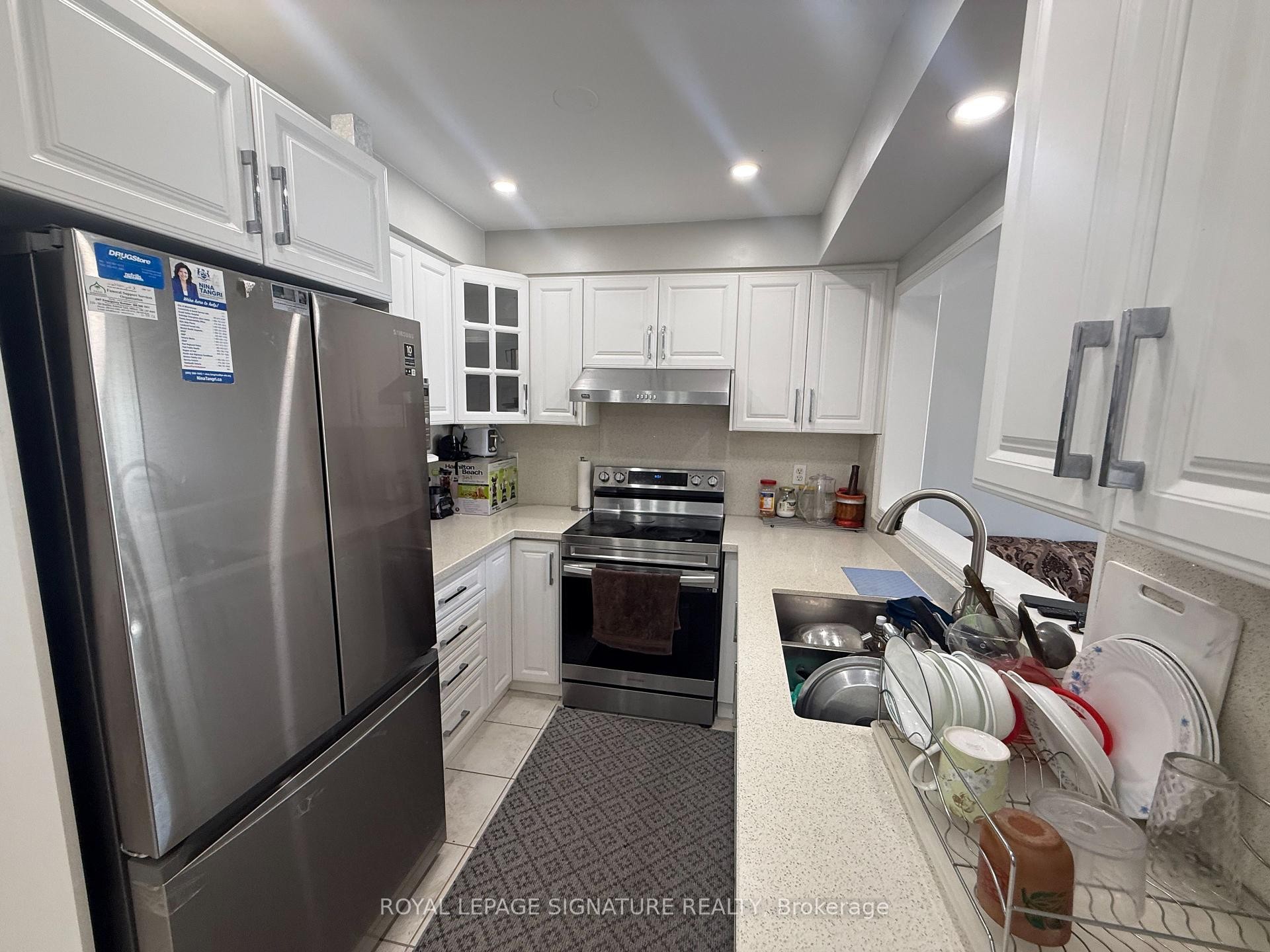 









814


Golden Farmer

Way,
Mississauga,




ON
L5W 1A7

