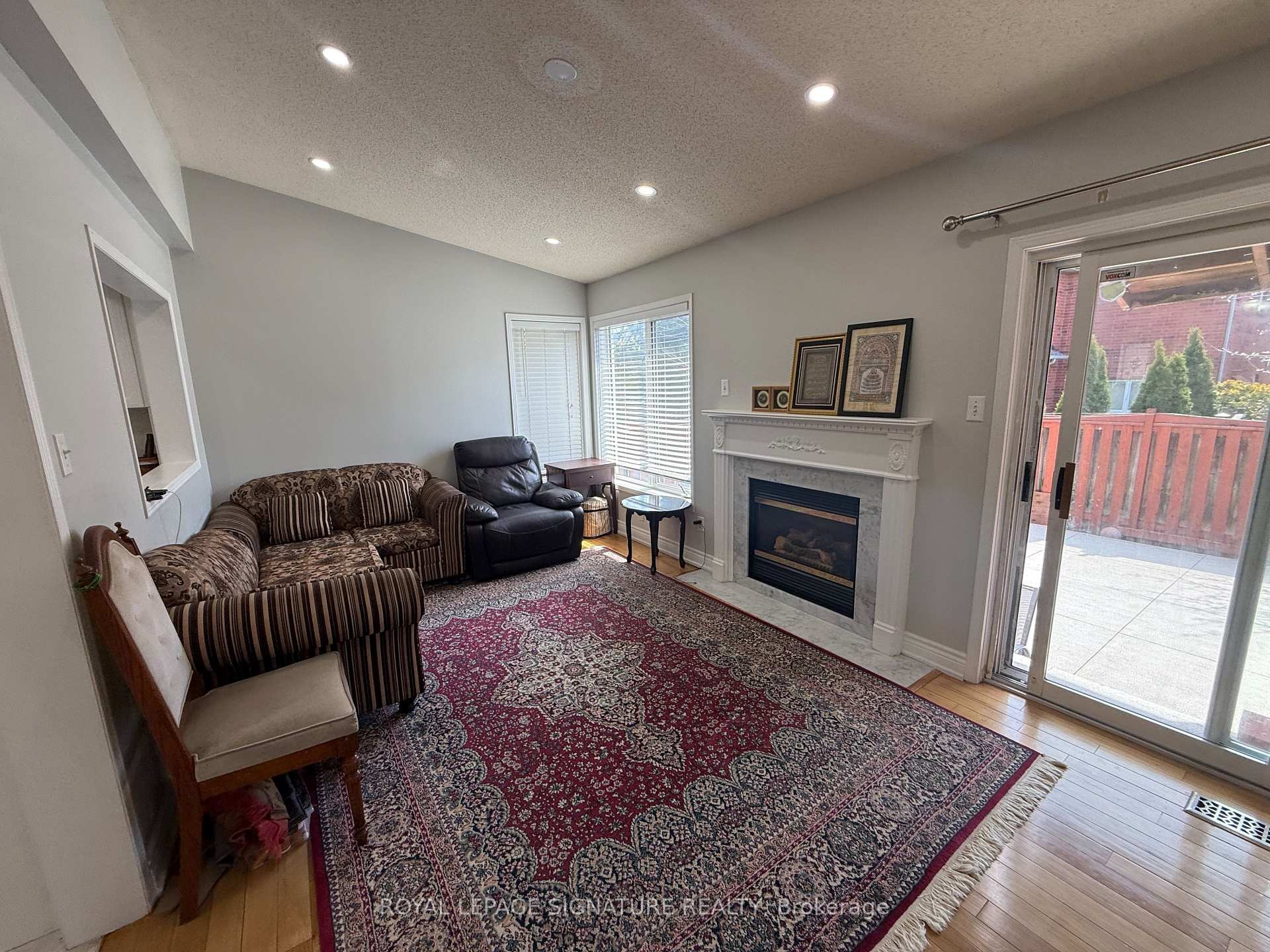 









814


Golden Farmer

Way,
Mississauga,




ON
L5W 1A7


