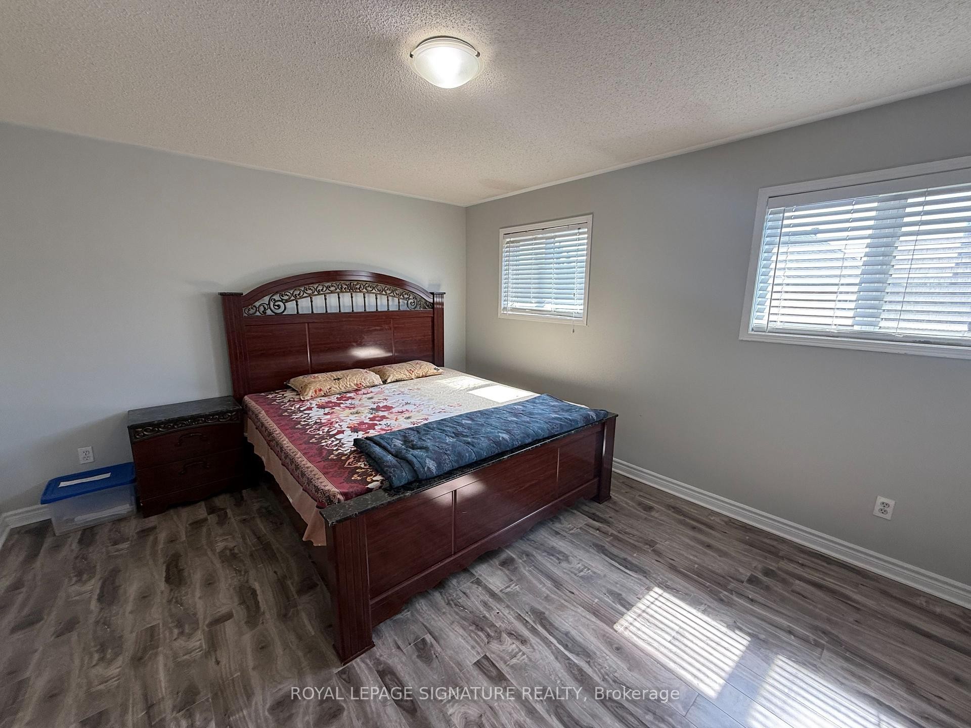 









814


Golden Farmer

Way,
Mississauga,




ON
L5W 1A7

