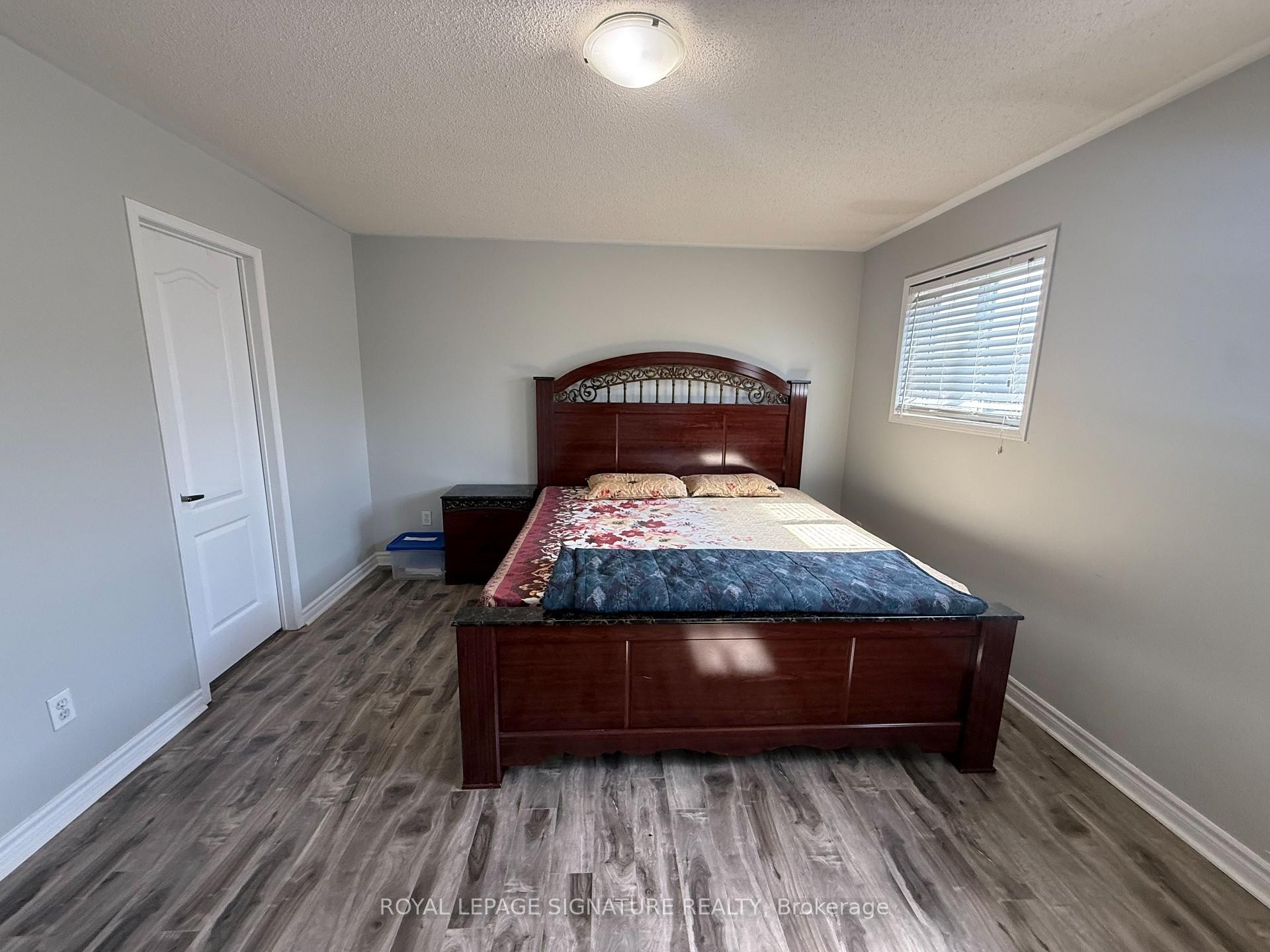









814


Golden Farmer

Way,
Mississauga,




ON
L5W 1A7

