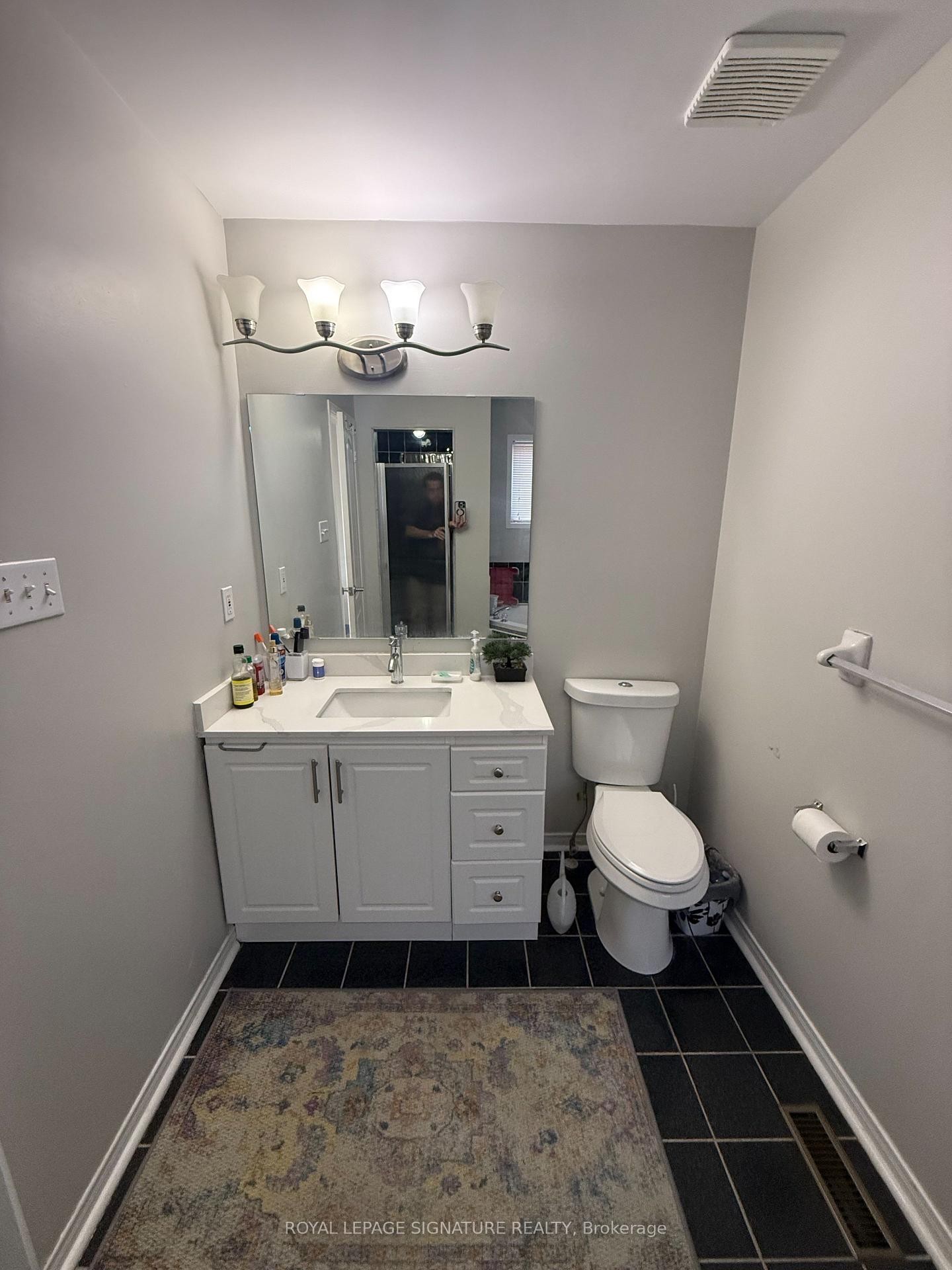 









814


Golden Farmer

Way,
Mississauga,




ON
L5W 1A7

