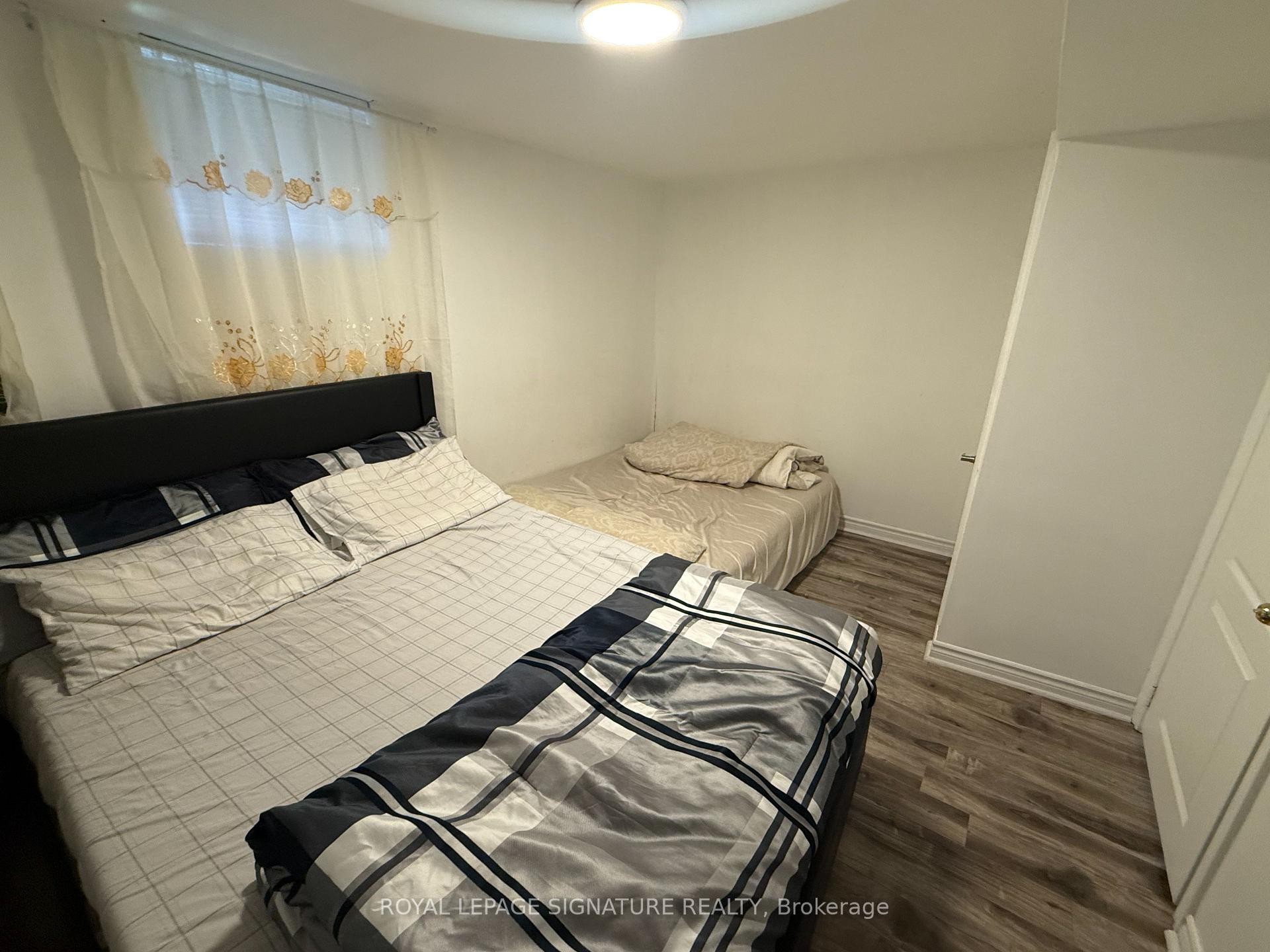 









814


Golden Farmer

Way,
Mississauga,




ON
L5W 1A7

