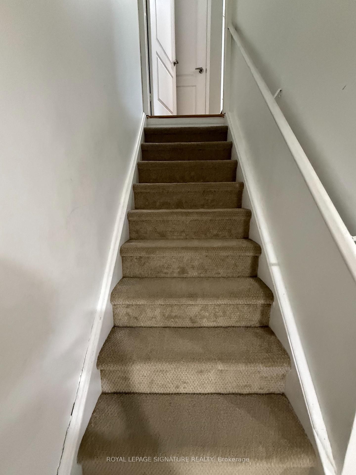









814


Golden Farmer

Way,
Mississauga,




ON
L5W 1A7

