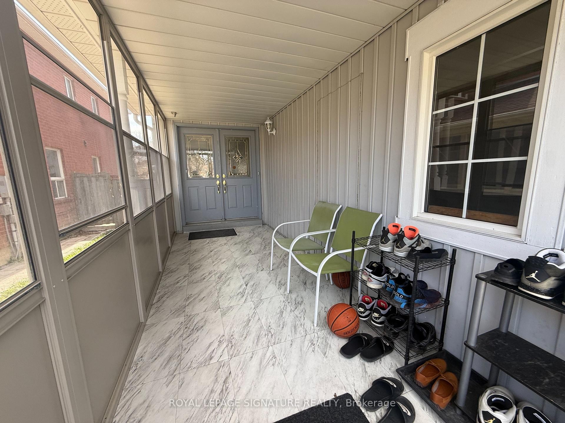 









814


Golden Farmer

Way,
Mississauga,




ON
L5W 1A7


