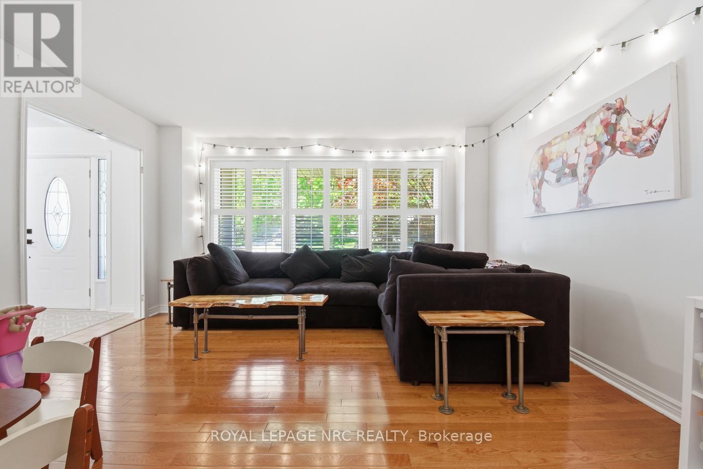 












6 NURSERY LANE

,
Pelham (Fonthill),




Ontario
L0S1E1

