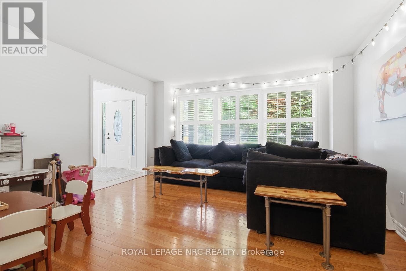 












6 NURSERY LANE

,
Pelham (Fonthill),




Ontario
L0S1E1

