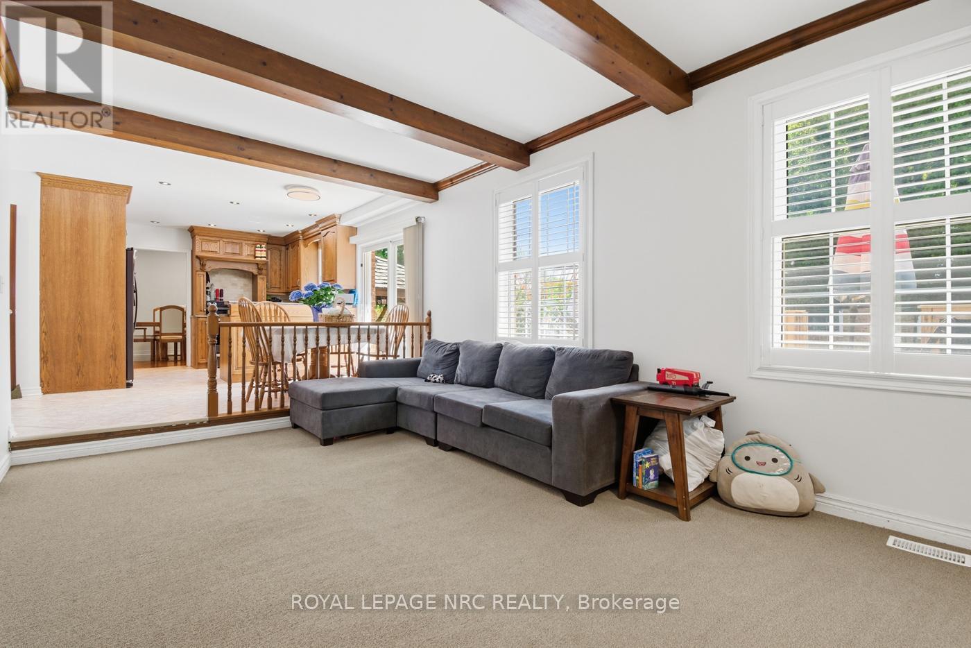 












6 NURSERY LANE

,
Pelham (Fonthill),




Ontario
L0S1E1

