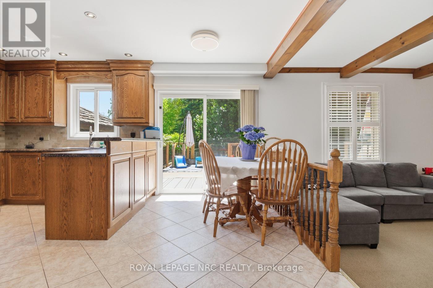 












6 NURSERY LANE

,
Pelham (Fonthill),




Ontario
L0S1E1

