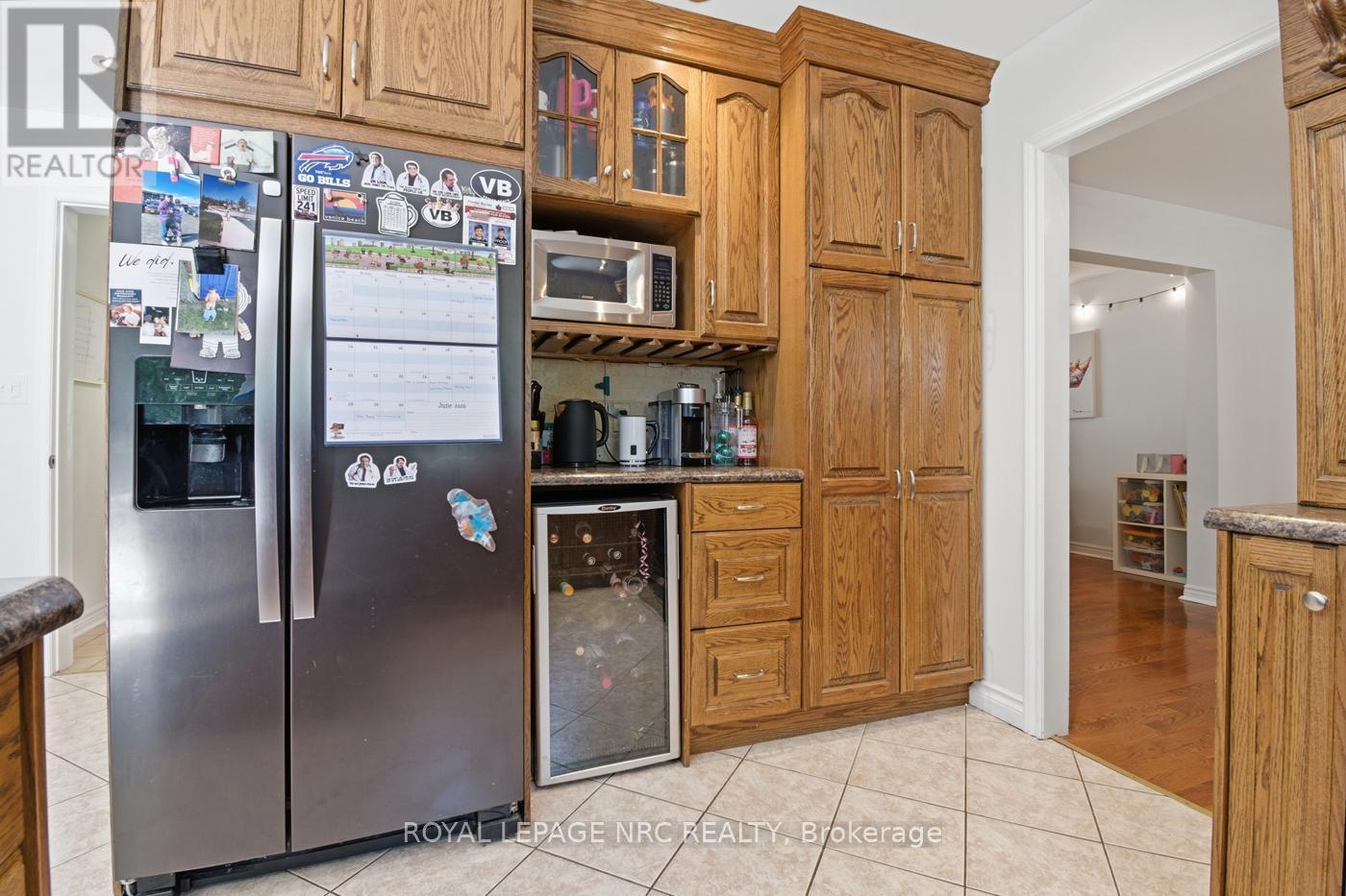 












6 NURSERY LANE

,
Pelham (Fonthill),




Ontario
L0S1E1

