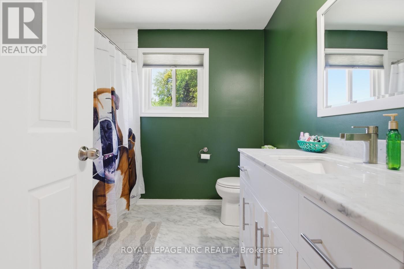 












6 NURSERY LANE

,
Pelham (Fonthill),




Ontario
L0S1E1

