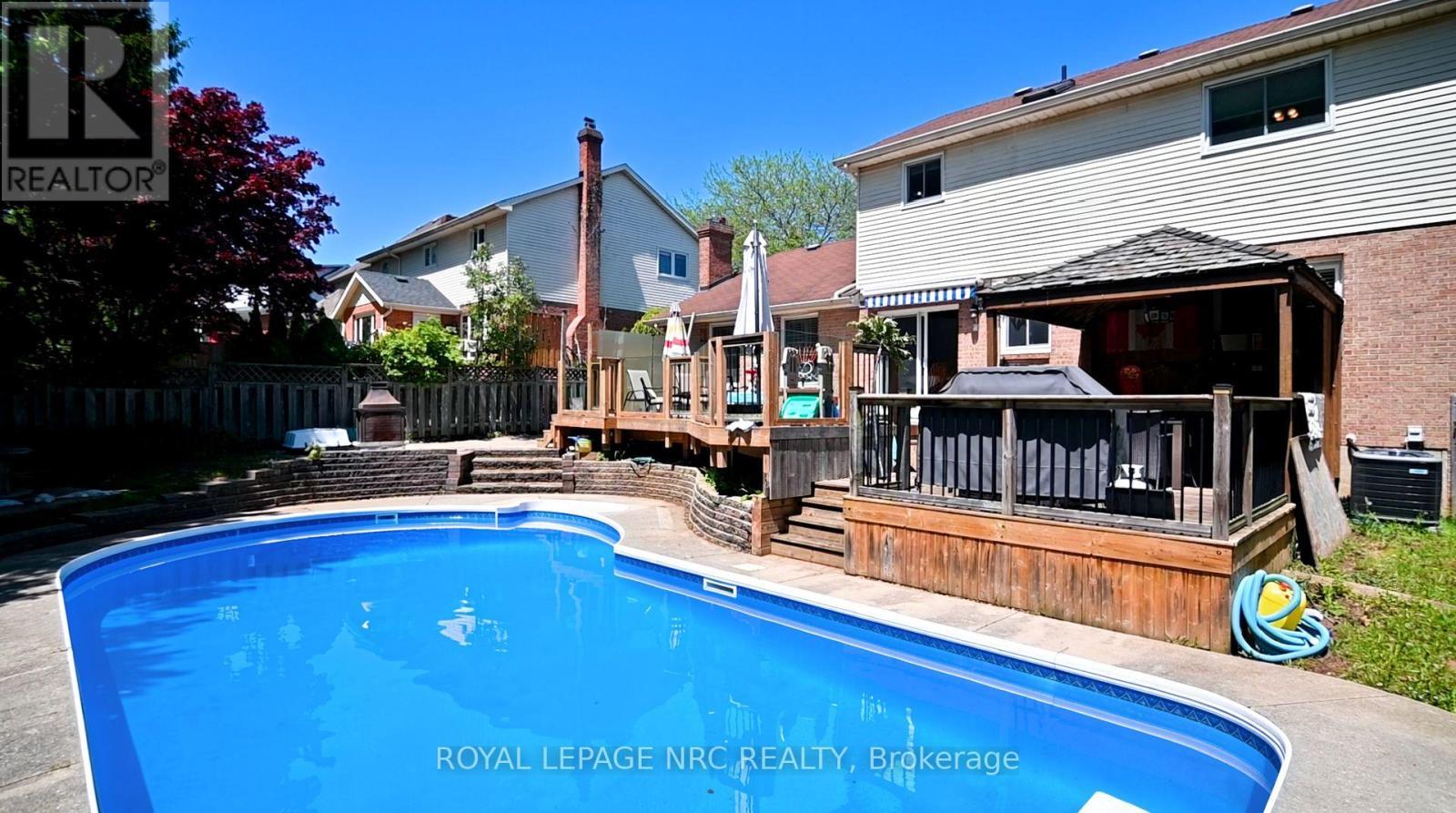 












6 NURSERY LANE

,
Pelham (Fonthill),




Ontario
L0S1E1


