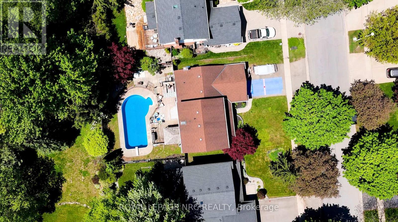 












6 NURSERY LANE

,
Pelham (Fonthill),




Ontario
L0S1E1

