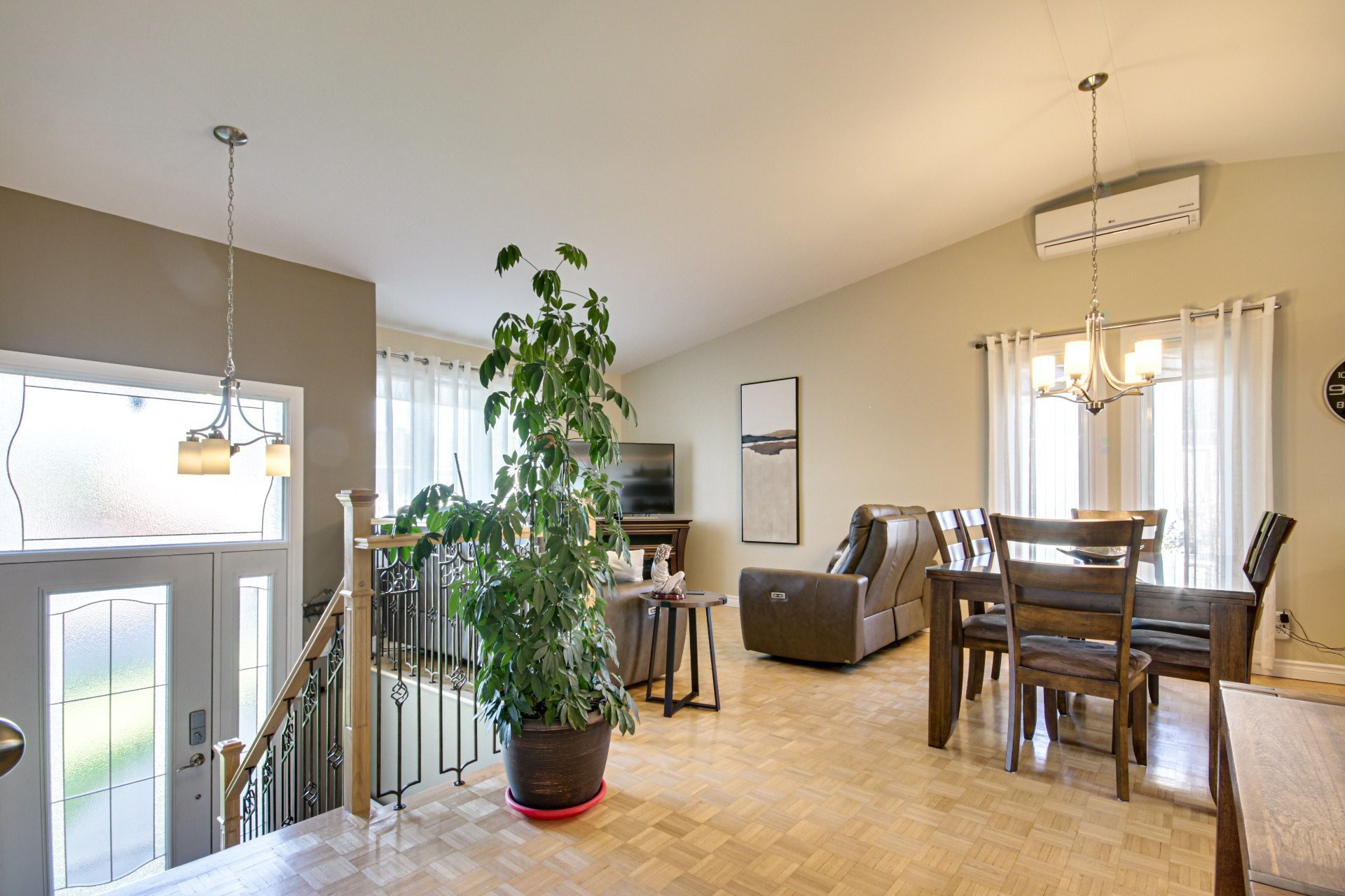 









465


Rue Leclerc

,
Trois-Rivières,




QC
G9B1S6

