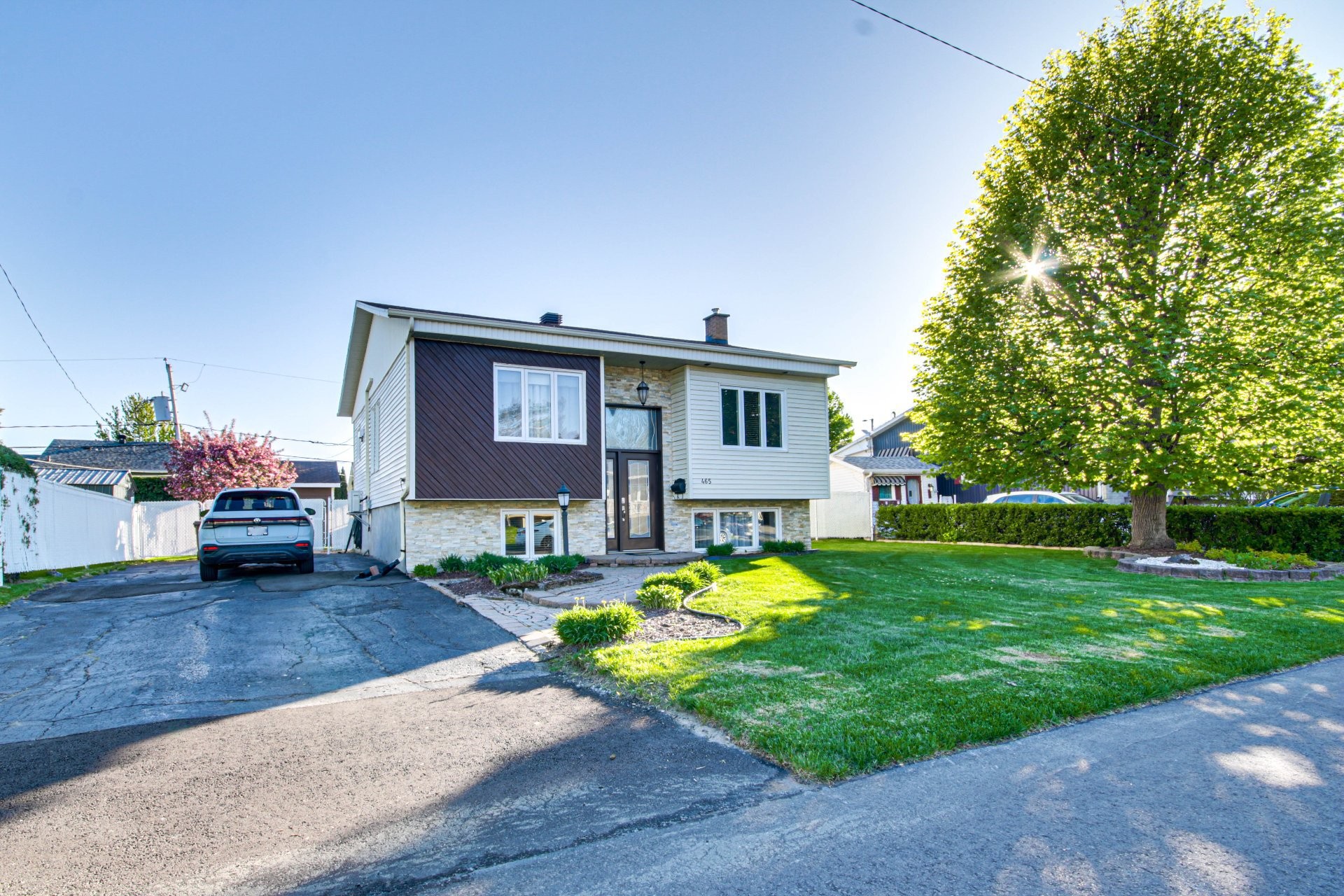 









465


Rue Leclerc

,
Trois-Rivières,




QC
G9B1S6

