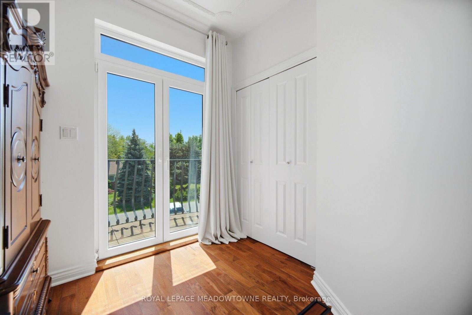












2 THE KEANEGATE STREET

,
Toronto,




Ontario
M9B2B4

