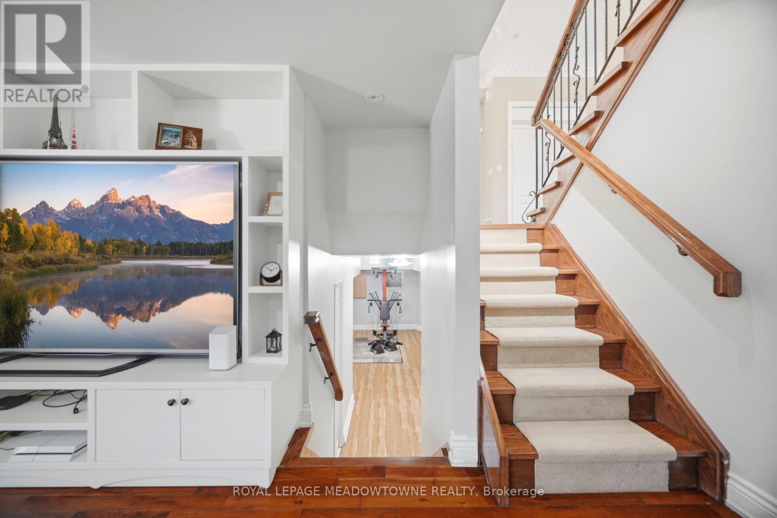 












2 THE KEANEGATE STREET

,
Toronto,




Ontario
M9B2B4

