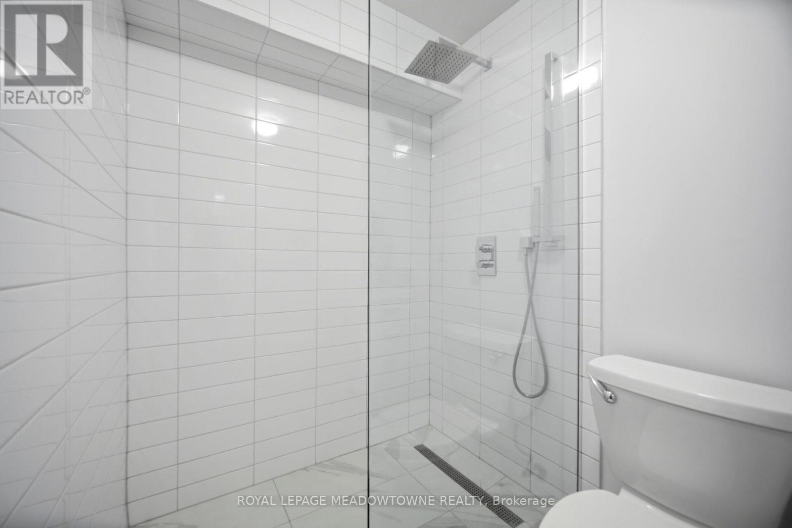 












2 THE KEANEGATE STREET

,
Toronto,




Ontario
M9B2B4


