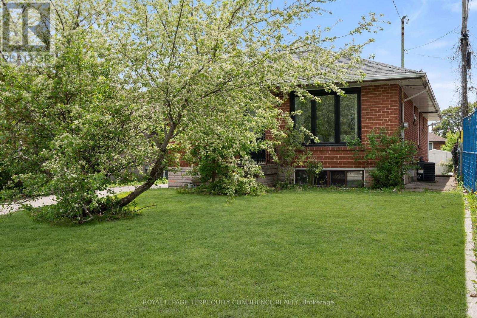 












71 PACHINO BOULEVARD

,
Toronto,




Ontario
M1R4J8

