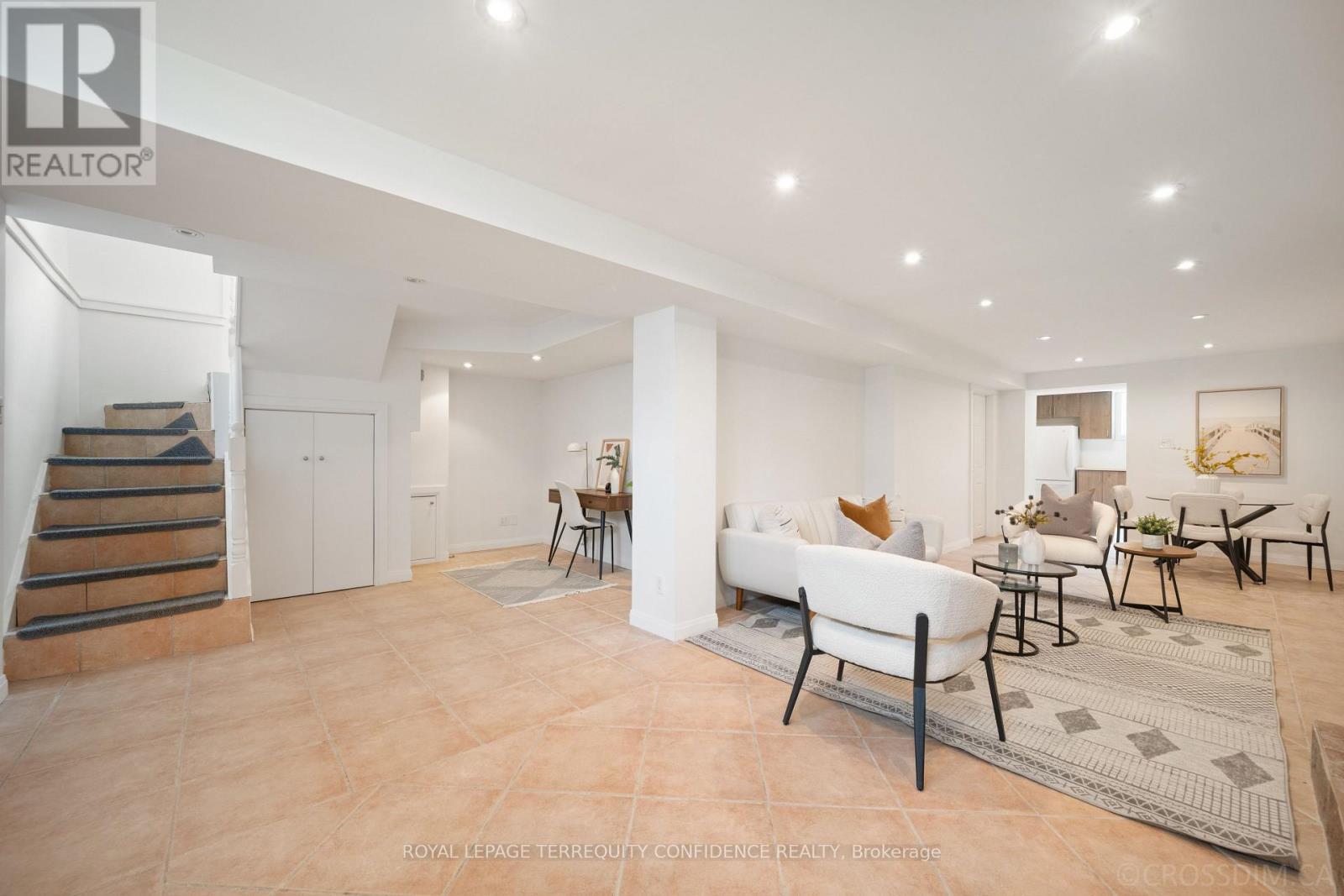 












71 PACHINO BOULEVARD

,
Toronto,




Ontario
M1R4J8


