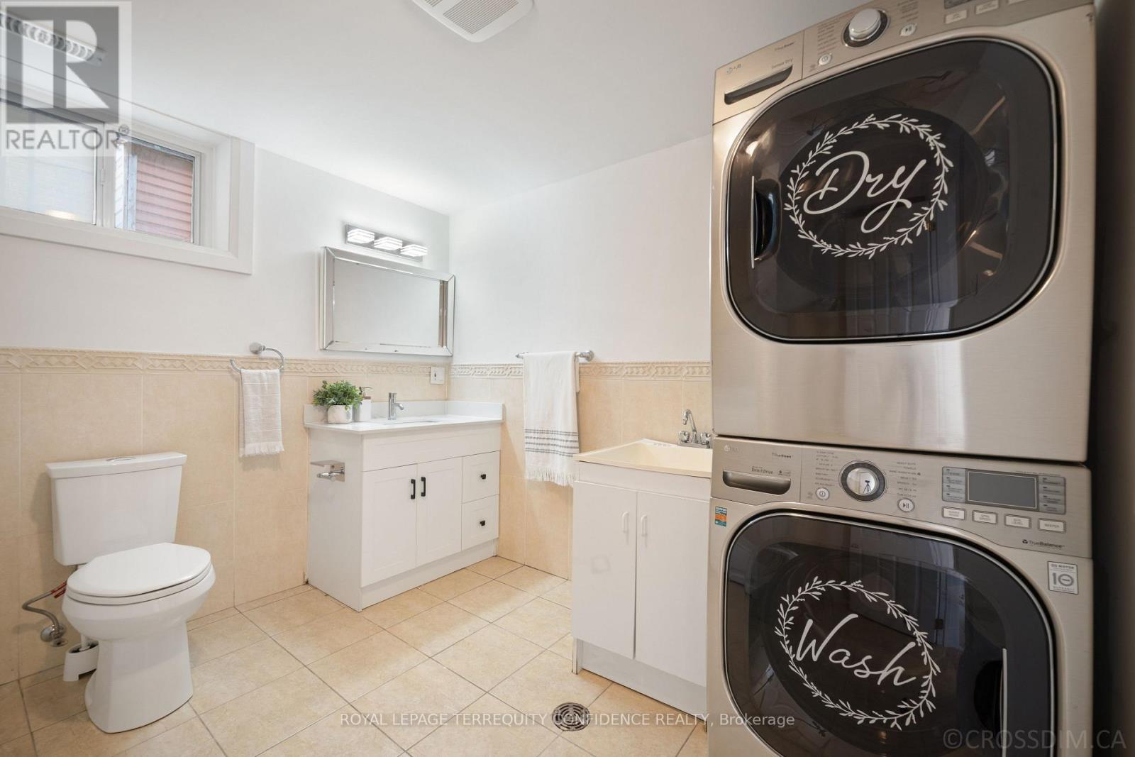 












71 PACHINO BOULEVARD

,
Toronto,




Ontario
M1R4J8

