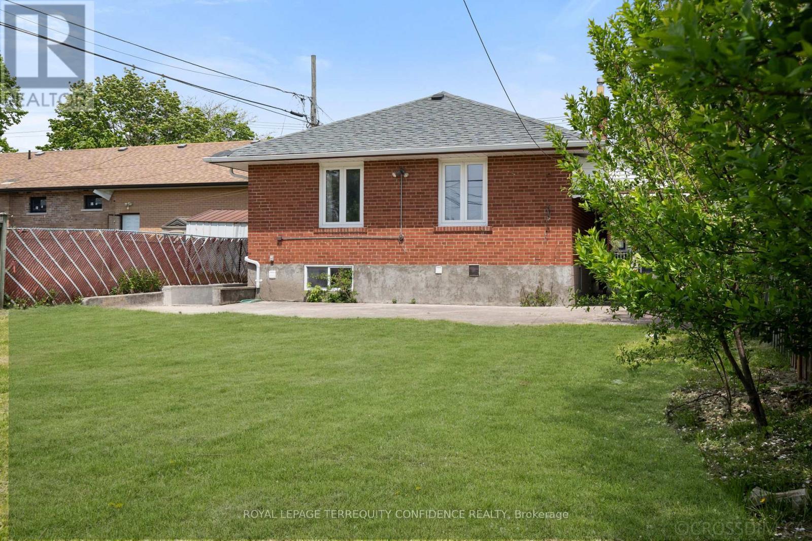 












71 PACHINO BOULEVARD

,
Toronto,




Ontario
M1R4J8


