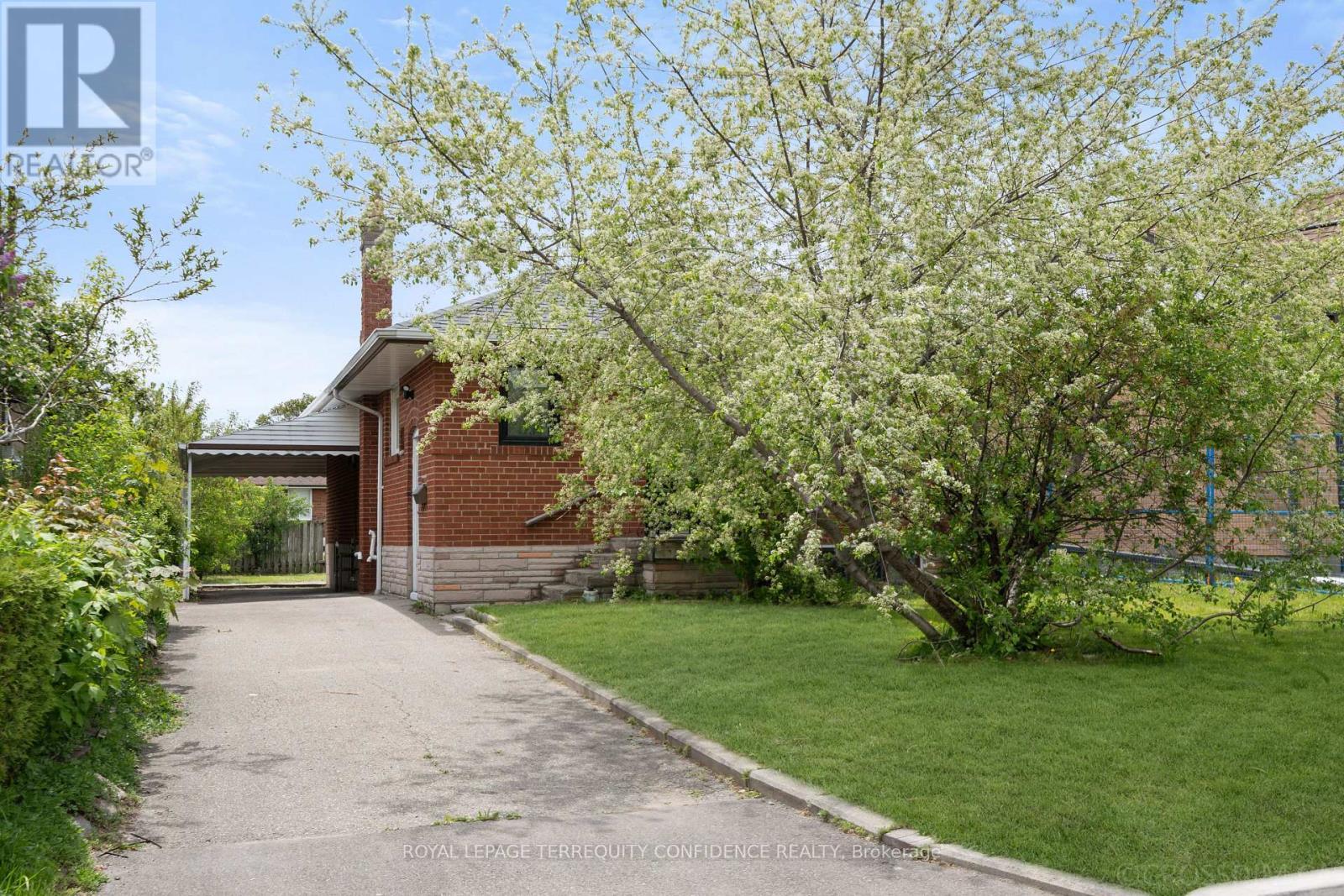 












71 PACHINO BOULEVARD

,
Toronto,




Ontario
M1R4J8


