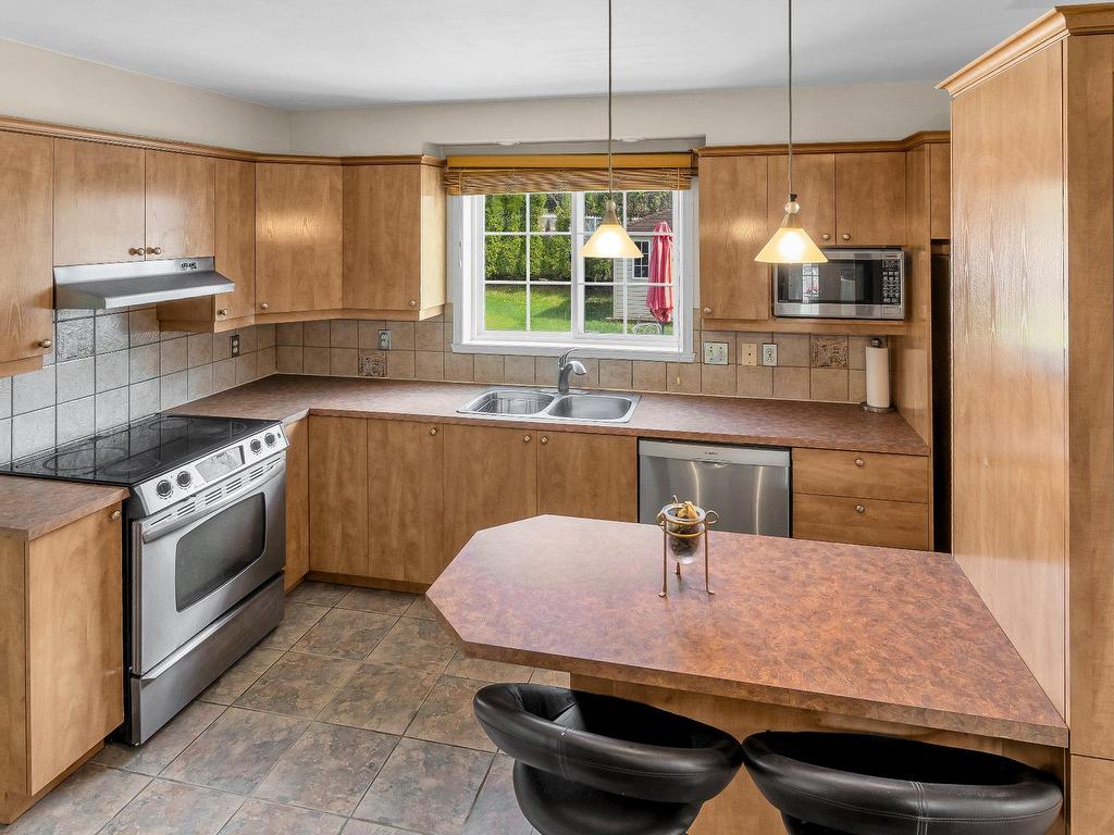 









18748


Rue Meloche

,
Pierrefonds-Roxboro (Montréal),




QC
H9K1N8

