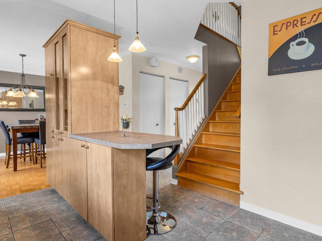 









18748


Rue Meloche

,
Pierrefonds-Roxboro (Montréal),




QC
H9K1N8


