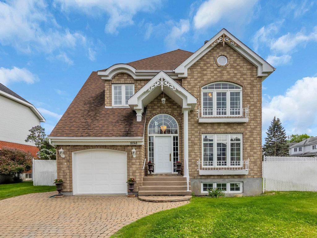 









18748


Rue Meloche

,
Pierrefonds-Roxboro (Montréal),




QC
H9K1N8

