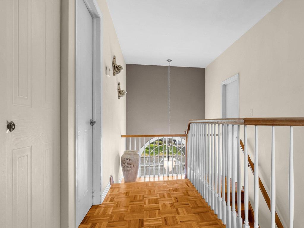 









18748


Rue Meloche

,
Pierrefonds-Roxboro (Montréal),




QC
H9K1N8

