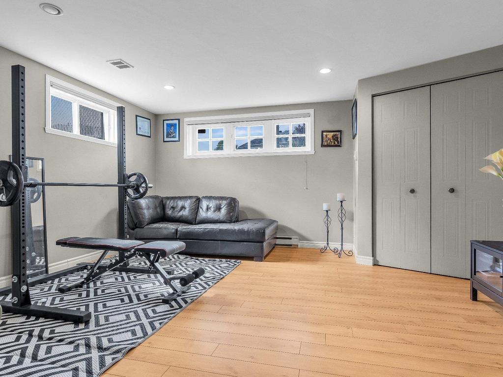 









18748


Rue Meloche

,
Pierrefonds-Roxboro (Montréal),




QC
H9K1N8

