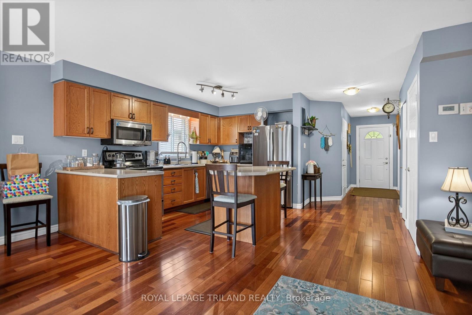 












307 JENSEN ROAD

,
London East (East D),




Ontario
N5V4X3


