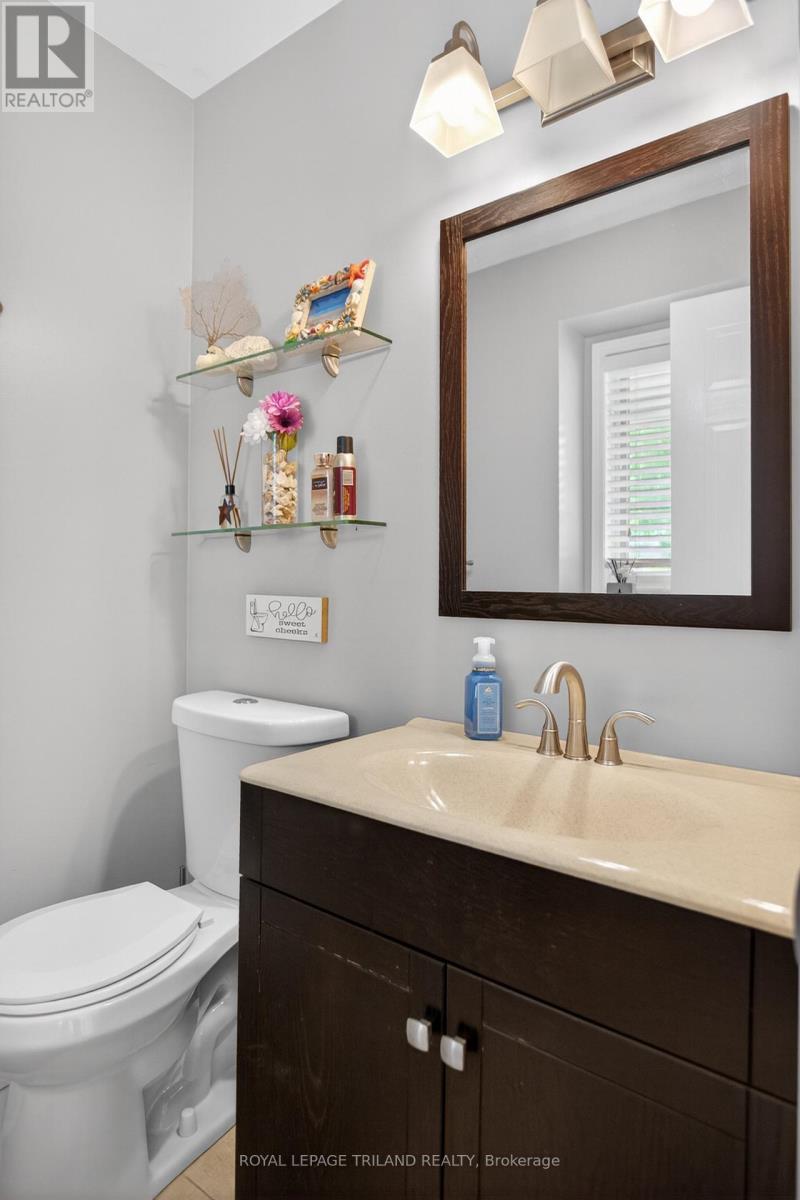












307 JENSEN ROAD

,
London East (East D),




Ontario
N5V4X3

