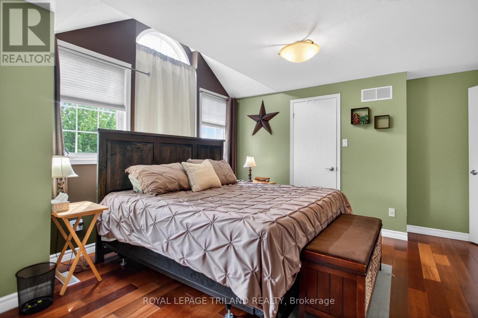 












307 JENSEN ROAD

,
London East (East D),




Ontario
N5V4X3

