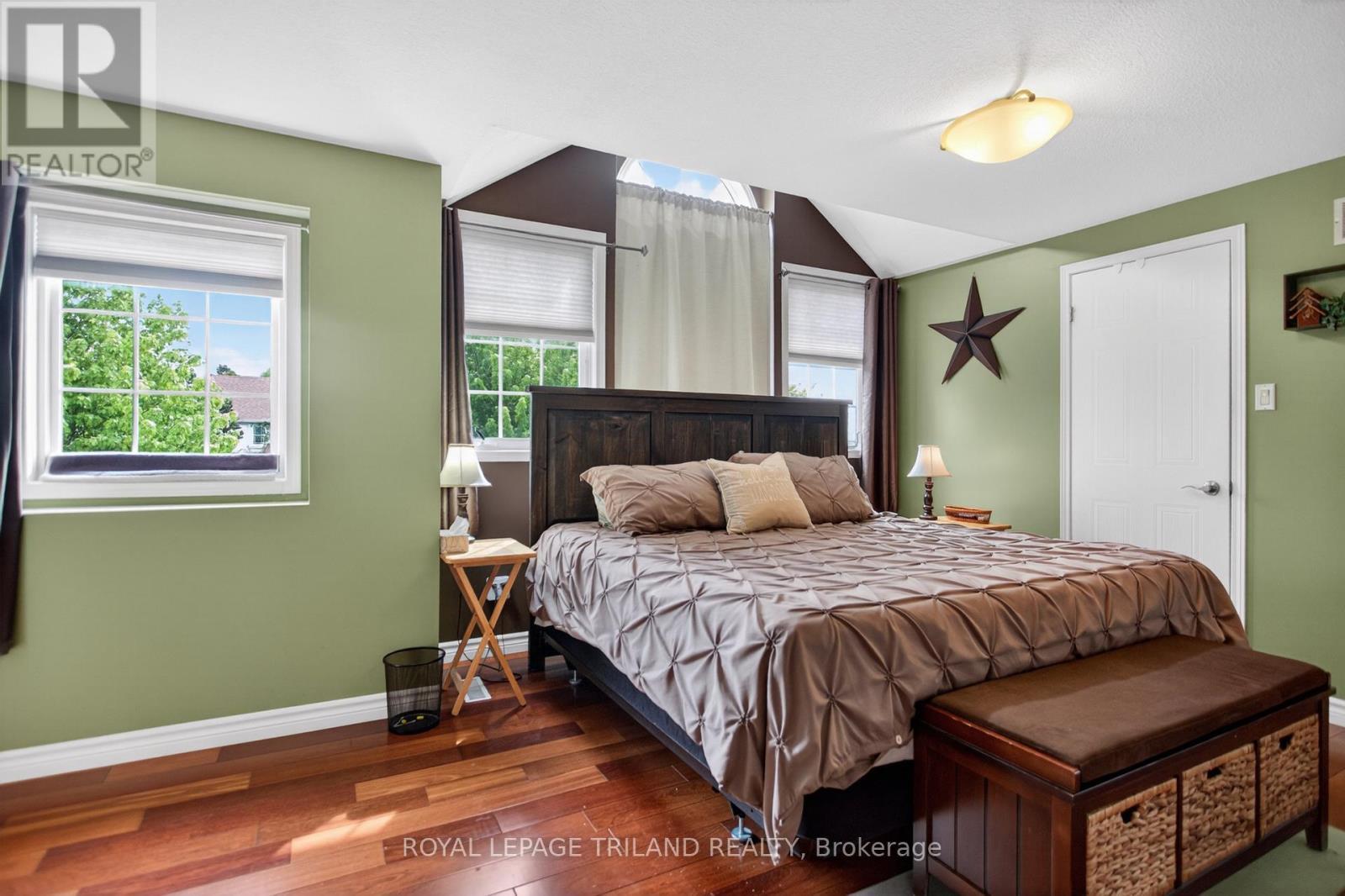 












307 JENSEN ROAD

,
London East (East D),




Ontario
N5V4X3


