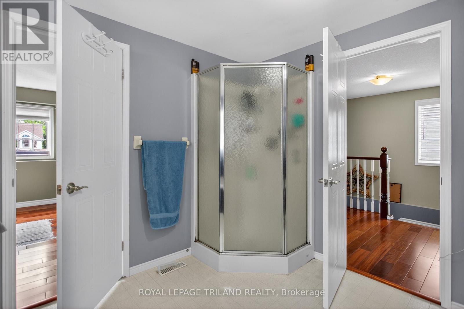












307 JENSEN ROAD

,
London East (East D),




Ontario
N5V4X3


