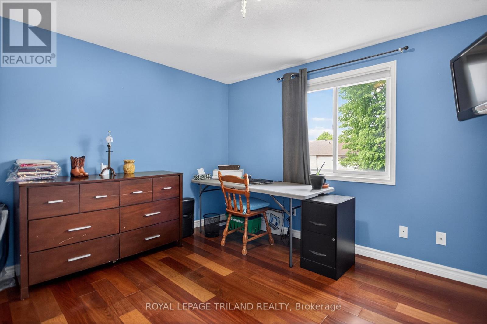 












307 JENSEN ROAD

,
London East (East D),




Ontario
N5V4X3

