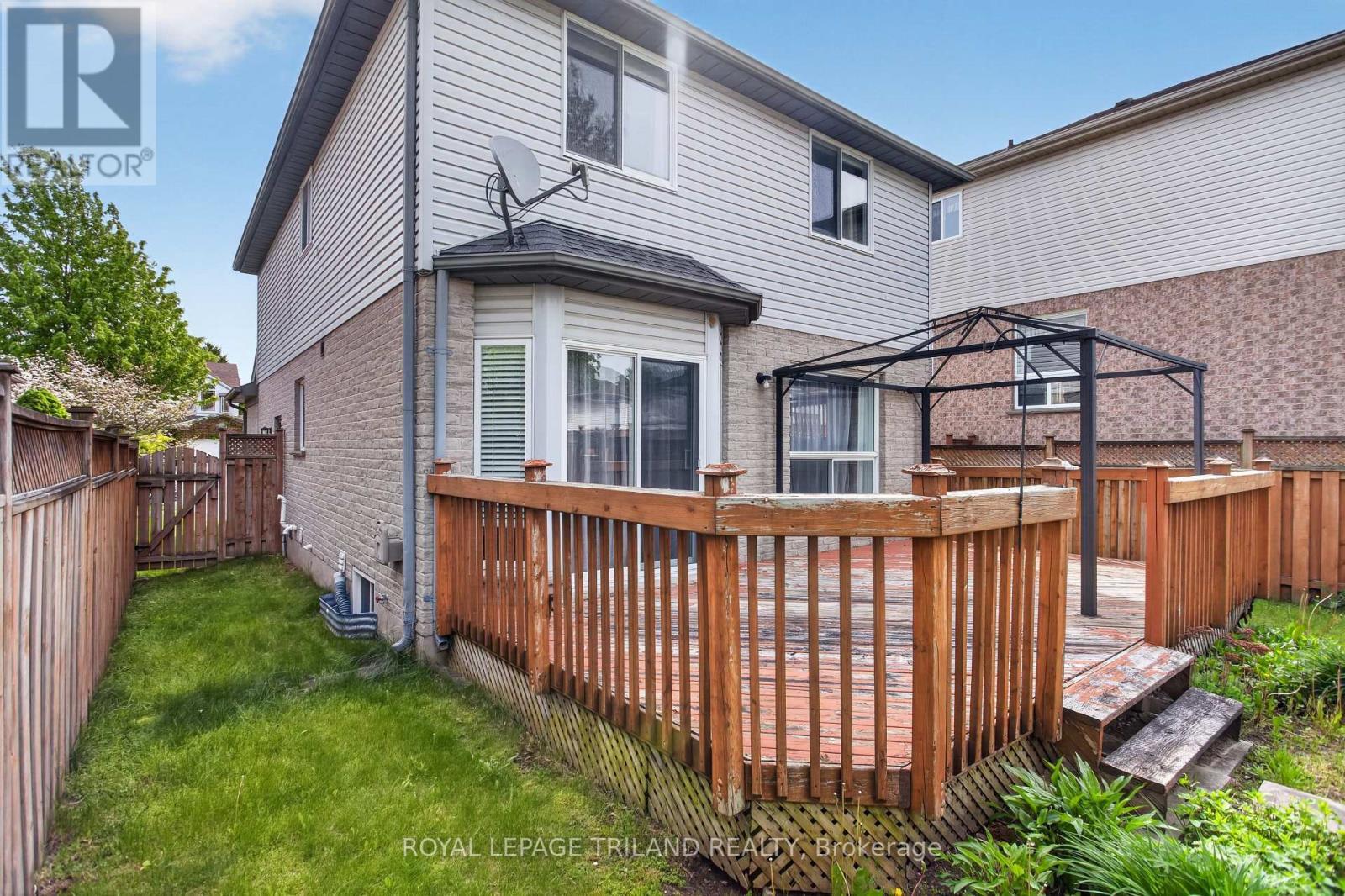 












307 JENSEN ROAD

,
London East (East D),




Ontario
N5V4X3


