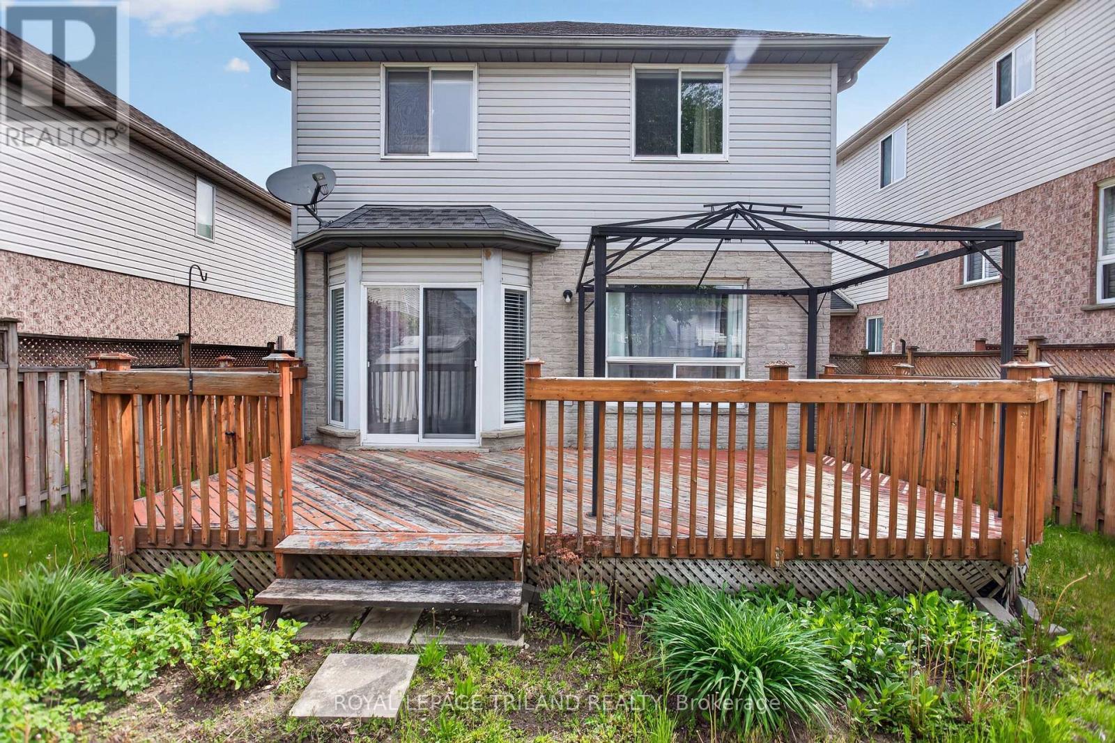 












307 JENSEN ROAD

,
London East (East D),




Ontario
N5V4X3

