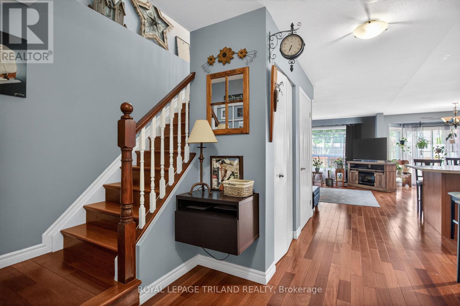 












307 JENSEN ROAD

,
London East (East D),




Ontario
N5V4X3

