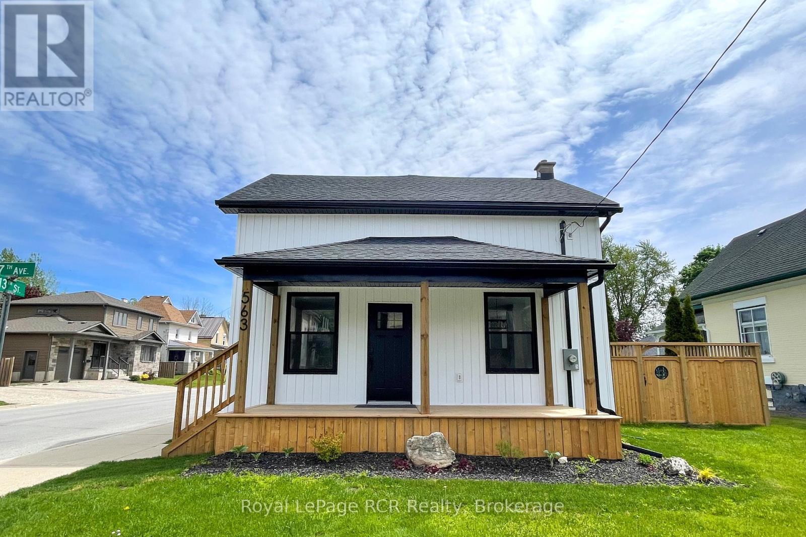 












563 7TH AVENUE

,
Hanover,




Ontario
N4N2J8

