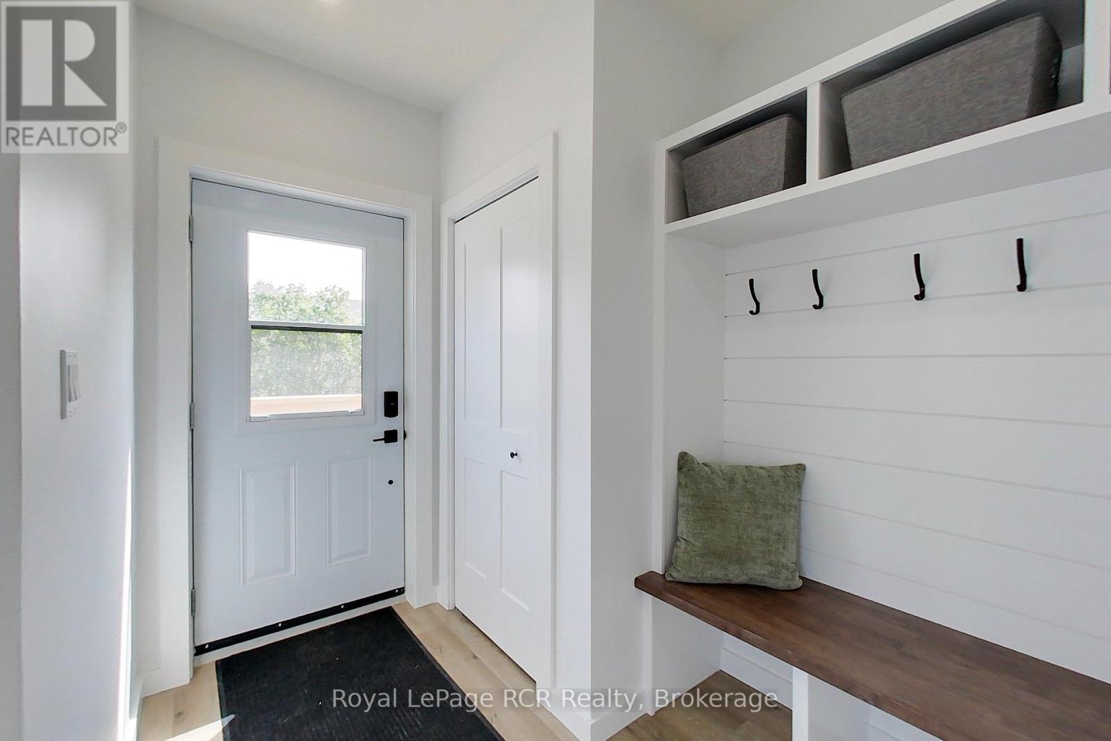 












563 7TH AVENUE

,
Hanover,




Ontario
N4N2J8

