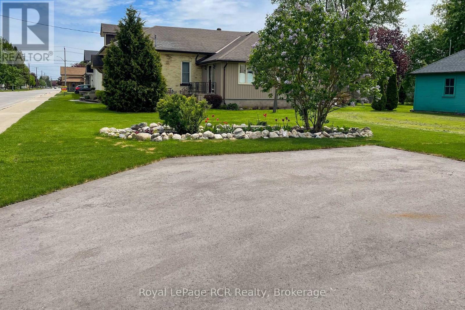 












563 7TH AVENUE

,
Hanover,




Ontario
N4N2J8

