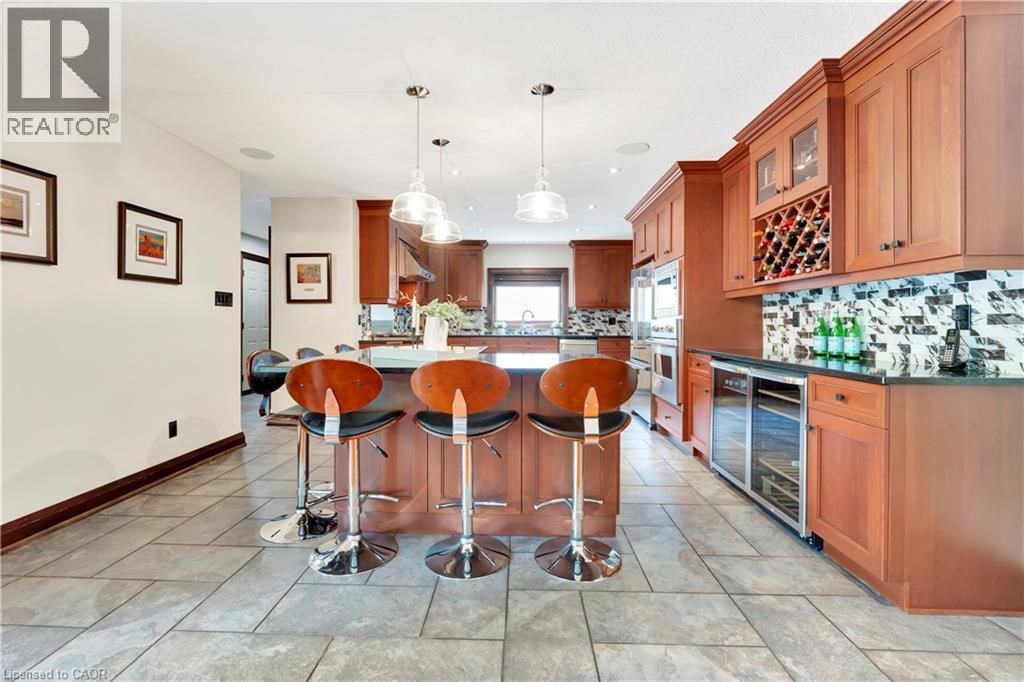 












11 MAPLE HILL Drive

,
Kitchener,




Ontario
N2M2R7

